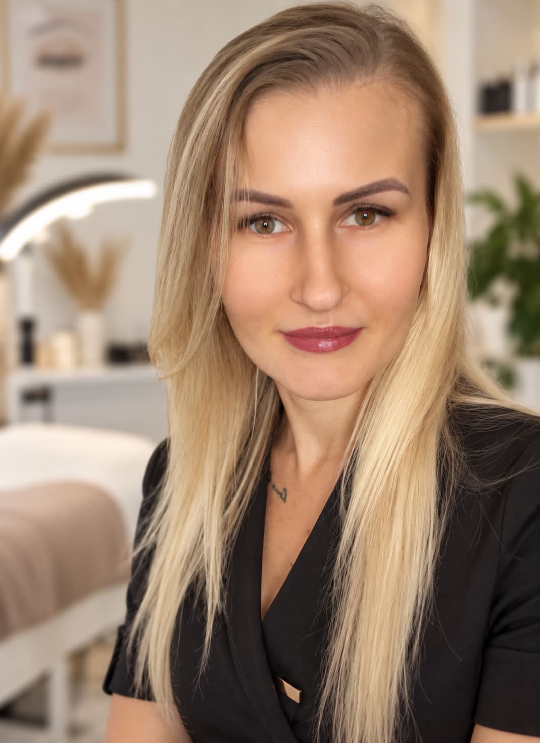 Iwona Betlińska — stylistka brwi i rzęs oraz instruktorka